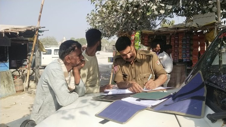 सड़क किनारे खड़े 12 वर्षीय बालक की कार की टक्कर से हुई मौत, पुलिस ने करवाया शव का पोस्टमार्टम