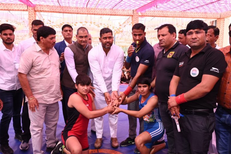 गहलोत सरकार ने दूर दराज के खिलाड़ियों को खेलों से जोड़ा -  चांदना कांवट में राज्य स्तरीय कुश्ती प्रतियोगिता का किया  उद्घाटन 