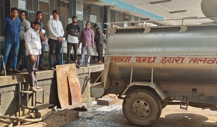 मिलावटी दूध जनता को नहीं पीने देंगे , ऐसे में जो भी उन्हें कदम उठाना पड़े वो उठाएंगे -चेयरमैन गुर्जर