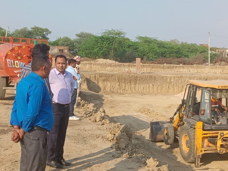 मुख्य चिकित्सा एवं स्वास्थ्य अधिकारी ने निर्माणाधीन जिला अस्पताल का किया निरीक्षण