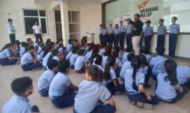 जल अंकेक्षण परियोजना की जानकारी देकर स्कूल के बच्चों को किया जागरूक