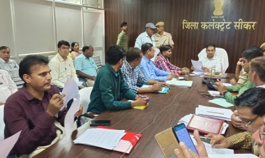 आमजन की समस्याओं का निस्तारण शीघ्र करें : जिला कलेक्टर