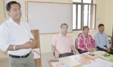 डिलीवरी पोईंट स्टाफ को दिया प्रशिक्षण