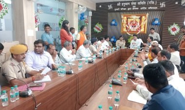 आगामी  चेतृ पूर्णिमा हनुमान जयंती के मेले को लेकर चुरू जिला कलेक्टर सिदार्थ सिहाग सालासर धाम पहुचें