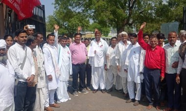 किसान सभा द्वारा कृषि मंडी गेट पर सभा और प्रदर्शन   