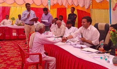 जिला कलक्टर ने ग्राम पंचायत घीकाका व पुर का दौरा कर आमजन से किया जनसंवाद