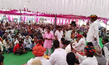 केवट कल्याण बोर्ड गठन की मांग को लेकर हुई महापंचायत वह सद्बुद्धि यज्ञ का हुआ आयोजन