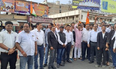 भारतीय नव वर्ष पर भव्य भगवा रैली का सीकर बार के अधिवक्ताओं ने किया उत्साह और जयघोष के साथ स्वागत