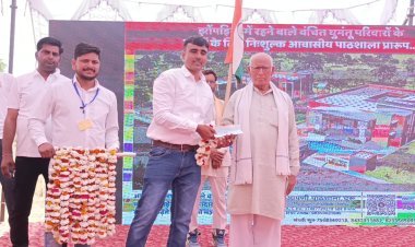 भामासी गांव के बुजुर्ग ने आपणी पाठशाला में किया दान