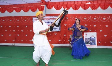 गीत के माध्यम से दी जनकल्याणरी योजनाओं की जानकारी