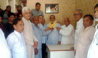 हज यात्रियों का किया सम्मान