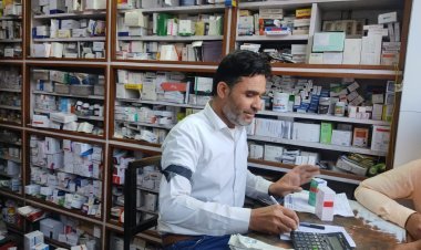 सरदारशहर केमिस्ट एसोसिएशन ने काली पटी बांधकर डॉक्टरों की हड़ताल का किया समर्थन, मुख्यमंत्री को ज्ञापन प्रेषित किया