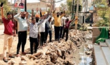 नाला निर्माण में घटिया सामग्री लगाने पर भड़का जनाक्रोश