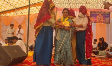 माँ दुर्गा के चरणों में धोक लगा क्षेत्र मे खुशहाली की दुआ मांगी