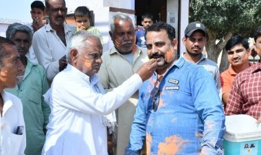 महात्मा गांधी इंग्लिश मीडियम विद्यालय खोलने पर ग्राम वासियों ने मनायी खुशी