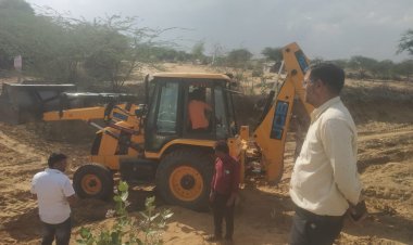 सिवाय चक भूमी खसरा नम्बर 933/306 व 334/306 पर चला पीला पंजा