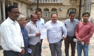 जिला व्यापार महांसघ ने की अलवर को संभाग बनाये जाने की मांग, सौंपा ज्ञापन