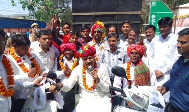 दिव्यांगजन मजबूत इरादों से अपना लक्ष्य हासिल करें - मंत्री जूली - मुख्यमंत्री दिव्यांग निःशुल्क स्कूटी वितरण योजना के लाभार्थियों की ओर से किया धन्यवाद रैली का आयोजन