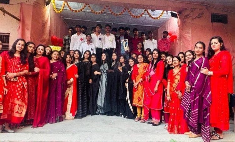 इंद्रा हैप्पी स्कूल में बारहवीं कक्षा के विद्यार्थियों को दी शानदार विदाई 