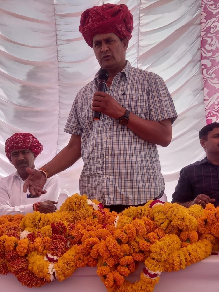 सड़क शिलान्यास समारोह मैं कांग्रेस के नेताओं और कार्यकर्ताओं पर विधायक ने लगाया आरोप