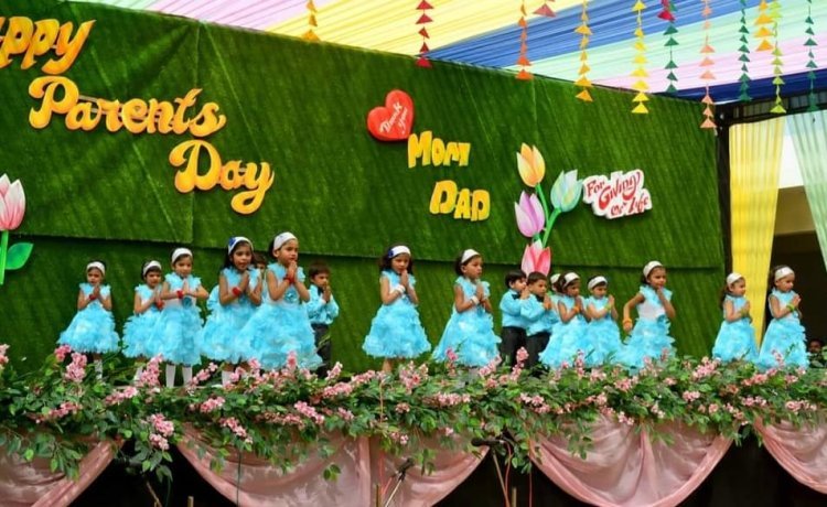 एवीएस स्कूल में धूमधाम से मनाया पैरेंट्स डे