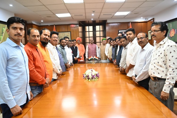 सीकर पत्रकार दल ने उपराष्ट्रपति तथा लोकसभा स्पीकर से की शिष्टाचार भेंट