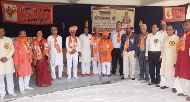 आदर्श विद्या मंदिर द्वारा भव्य शोभायात्रा का आयोजन