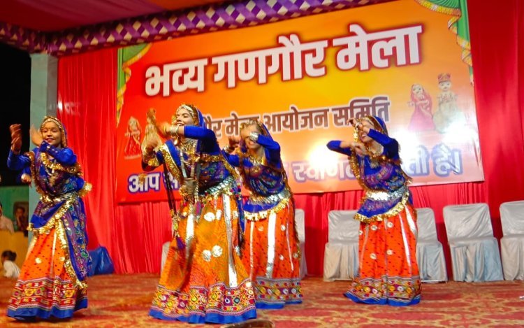 भव्य गणगौर मेले का आयोजन, सांस्कृतिक कार्यक्रमों के साथ - साथ हुई अनेक रोचक प्रतियोगिताएं, रस्साकस्सी में सासुओं ने बहुओं एवं नणदों ने भुजाइयों को हराया, निशा मूंदड़ा के सिर सजा मिसेज गणगौर सरदारशहर का ताज