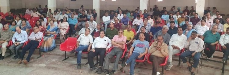 तो डॉक्टर अपने अस्पताल बंद कर देंगे या दूसरे राज्यों में पलायन कर जाएंगे - राइट टू हेल्थ बिल का विरोध जारी