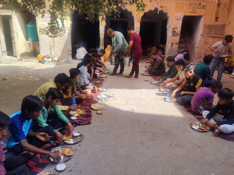 माता मंदिर में हवन यज्ञ कर विश्व शांति की मंगल कामना की