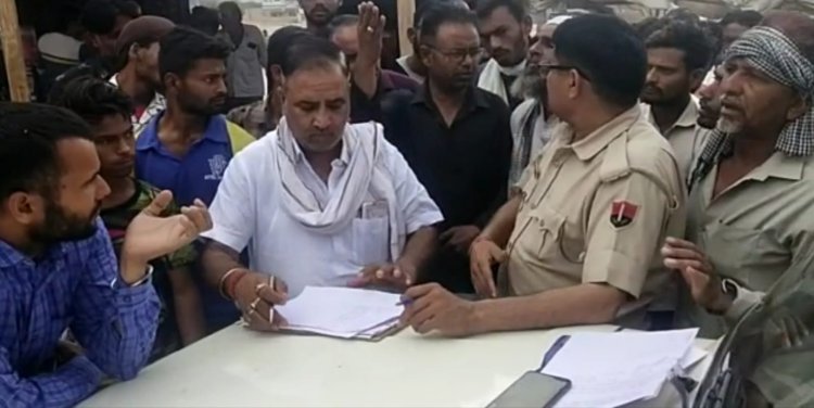घर के निर्माण कार्य पर करंट लगने से मजदूर की हुई मौत, पुलिस ने करवाया शव का पोस्टमार्टम