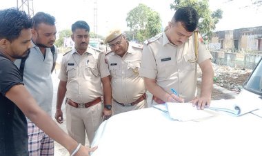 पुलिस ने नाकाबंदी कर 40 वाहनों पर की कार्रवाई काटे चालान  