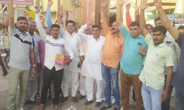 राठौड़ व पुनियां को सर्वोच्च पद मिलने पर भाजपा ने जताई खुशी, गांधी चौक पर की आतिशबाजी