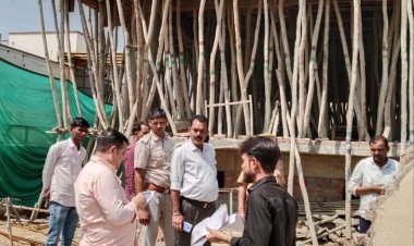 नगर परिषद आयुक्त ने किया शहर में चल रहे निर्माण कार्यों का निरीक्षण