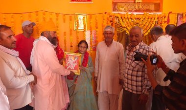 हनुमान जी के मंदिर में धोक लगाकर क्षेत्र में अमन चैन व खुशहाली की कामना की 