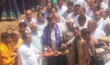 शिक्षित समाज में बालिका शिक्षा की अहम कडी - मंत्री जूली