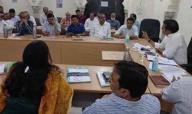 अधिकारी समन्वय रखते हुए कार्यों को गति प्रदान करें - जिला कलक्टर 