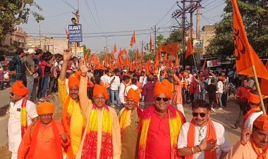 निकली ध्वज यात्रा तो पूरा शहर उमड़ पड़ा देखने