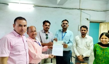 ग्राम भूखा के विद्यालय में  भामाशाहों ने एडीपीसी को   दिया 1.13 लाख राशी का चैक