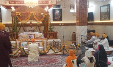 बैसाखी पर्व पर गुरुद्वारे में सजा दीवान, शब्द कीर्तन सुन संगत हुईं निहाल