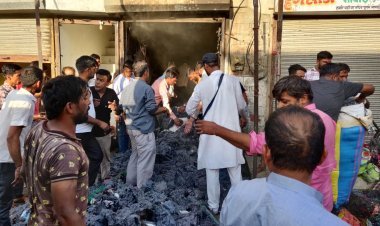 आग लगने से लाखों रुपये का हुआ नुकसान