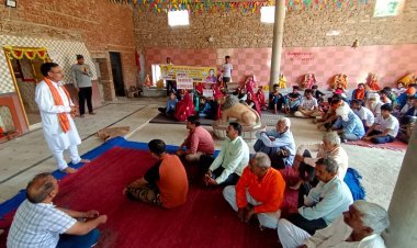 गांव गांव ढाणी ढाणी में महिलाओं ने कहा कि पानी के बिना जीना बेकार है