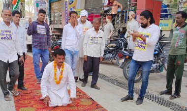 जिले की मांग को लेकर की कनक दण्डवत यात्रा