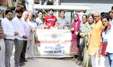 राहगीरों को पिलाया ईक्षुरस, अस्पताल में मिलेगी शीतल तल