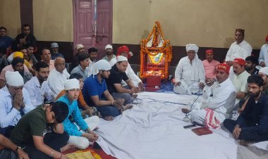 बहराणा साहिब में भगवान झुलेलाल के भजनों पर थिरके श्रद्धालु