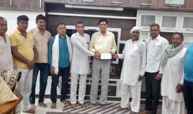 समाजसेवी मितड ने श्री शंकर नाथ गौशाला में 1 लाख रुपए का किया सहयोग