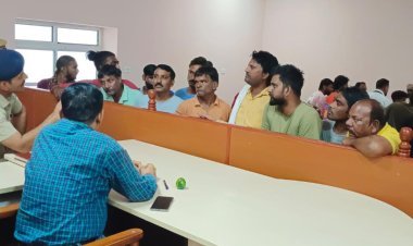 हत्या के आरोपियों को गिरफ्तार करने की मांग, शाम तक नहीं किया अंतिम संस्कार चार आरोपियों को पुलिस ने किया गिरफ्तार 