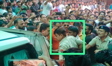 दिन दहाड़े ज्वैलर फर्म पर बदमाशों ने की फायरिंग, व्यापारियों में दहशत एक बदमाश को मौके पर ही दबोचा, एक पुलिसकर्मी फायरिंग में घायल