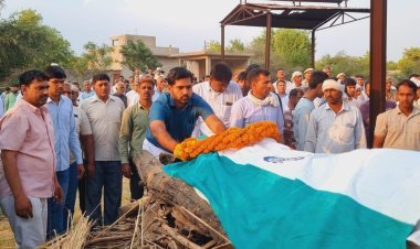 देश सेवा हेतु अपने बेटे को समर्पित करने वाले माता-पिता को सलाम- मोहित यादव