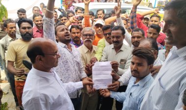 नगर पालिका सफाई कर्मियों ने कस्बे में आक्रोश रैली निकाल दिया ज्ञापन.. जब तक मांगें नही मानी जायेगी तब तक नही होगी क्षेत्र में सफाई..